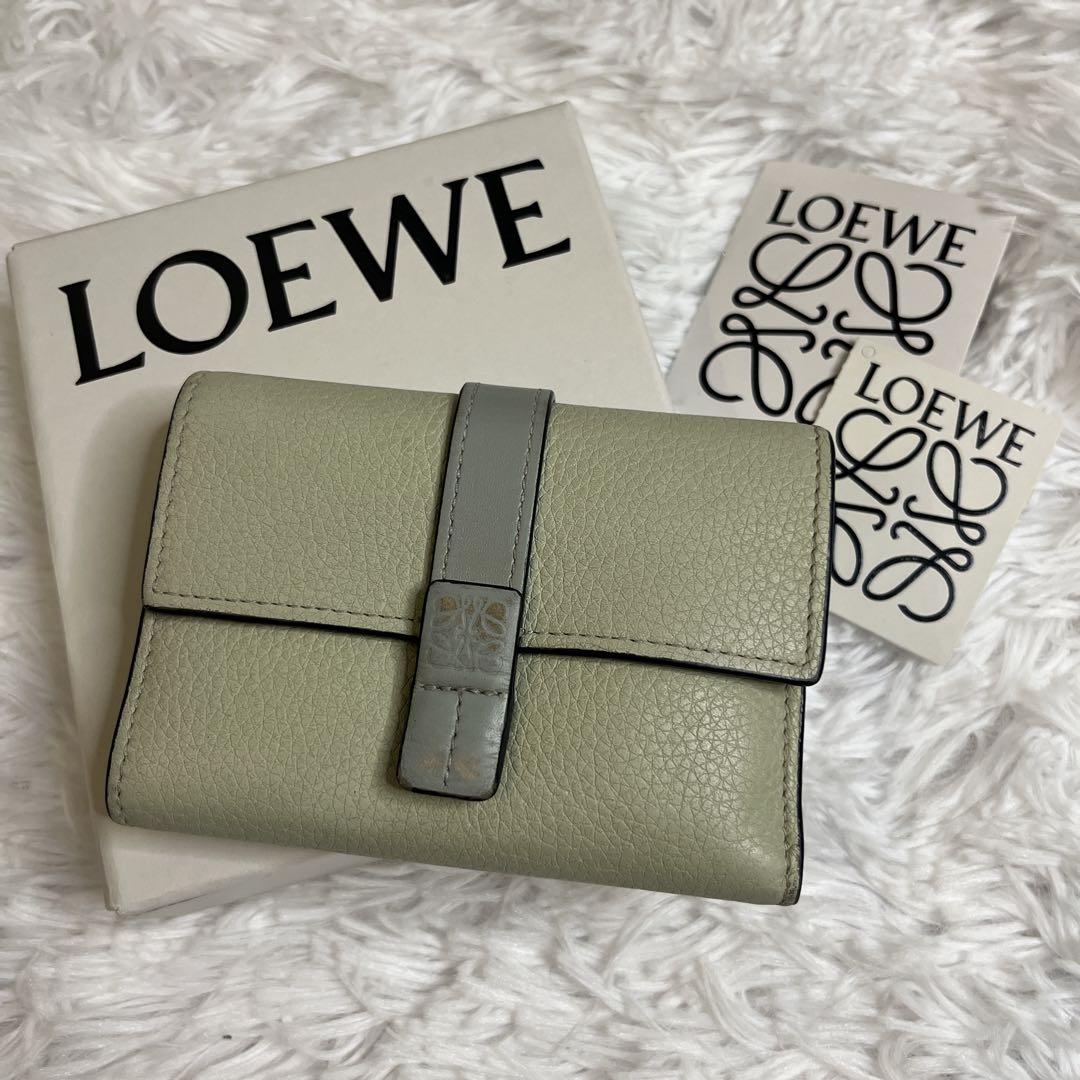 LOEWE ロエベ　バーティカルウォレット　三つ折り財布　アナグラム　グリーン