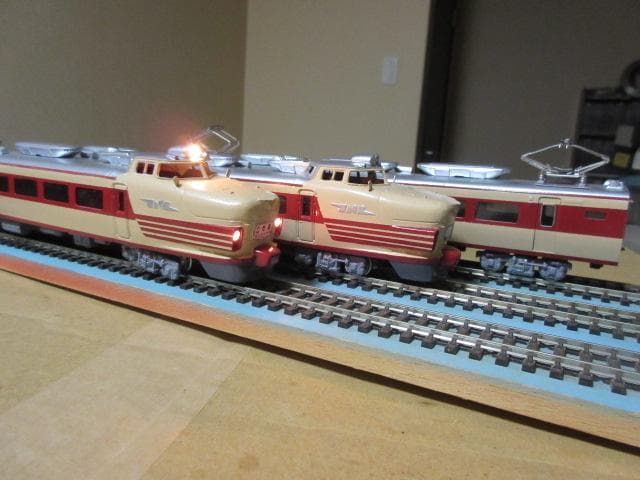 国鉄151系　特急形電車「こだま」３両セット　HOゲージ　金属製・メーカー不詳