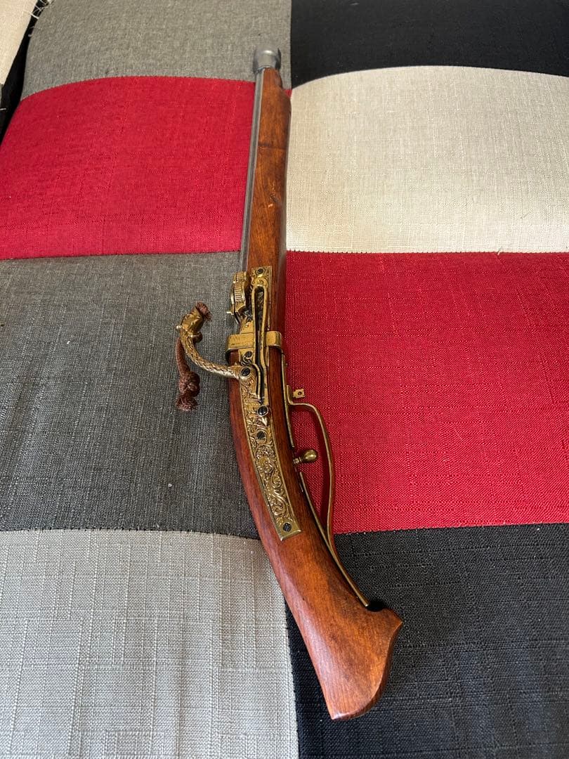 【ラスト一点】古式銃 装飾的な金属パーツ付き 約70cm レプリカ
