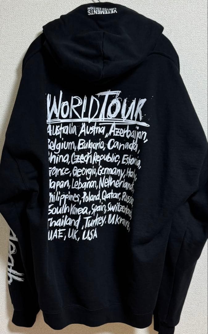 トムさん専用 VETEMENTSパーカー