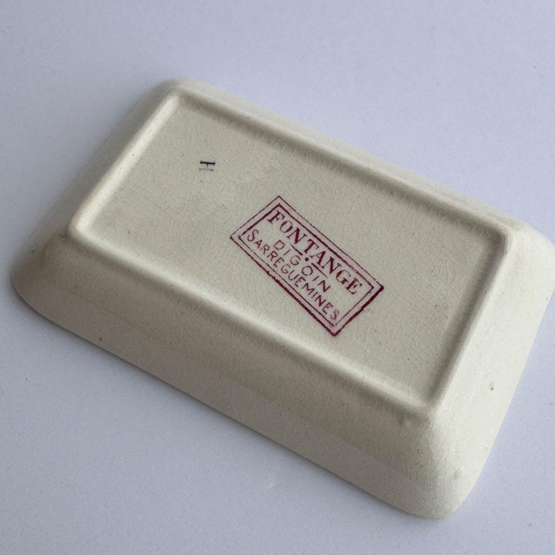 フランスアンティーク　サルグミンヌ　Fontanges 石鹸置き
