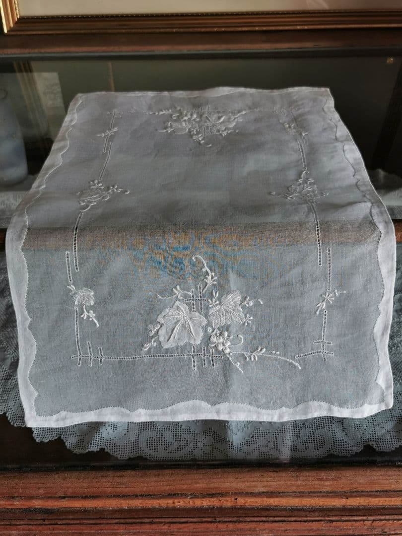 アンティークマーガブ オーガンジーレースクロス葡萄刺繍 ポルトガル マディラ至高