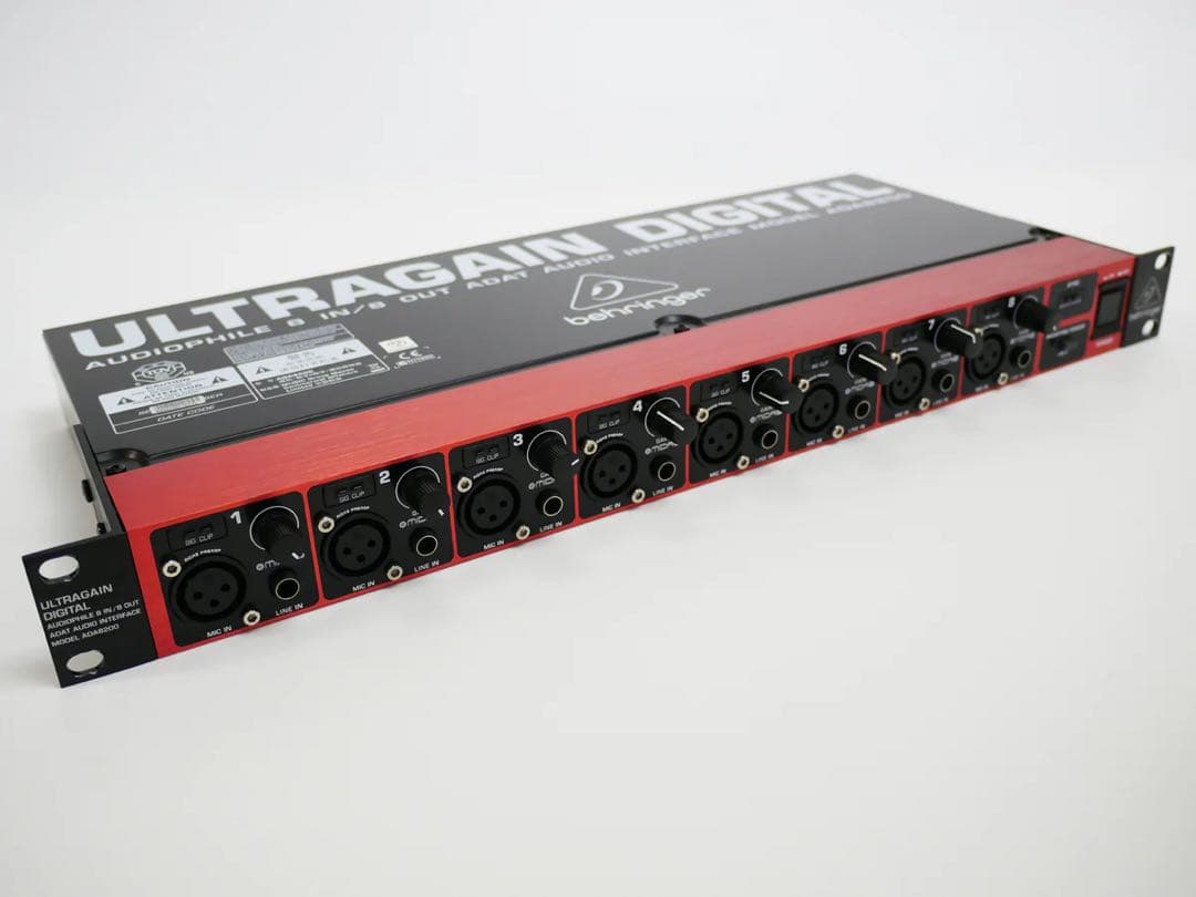 オーディオインターフェイス　ADA8200