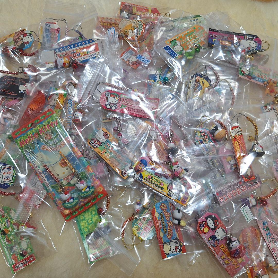 SALE　キティちゃん ご当地 根付け　ストラップ キーホルダー 60個