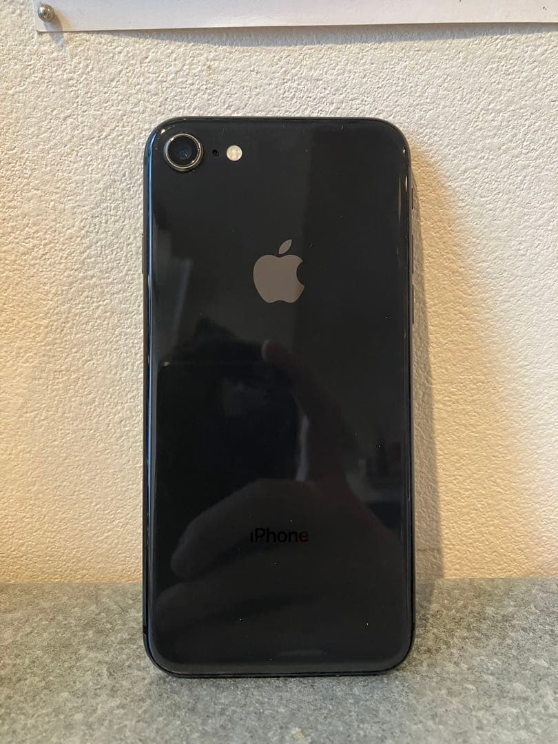 Apple iPhone 8 ブラック 本体　64GB sim フリー