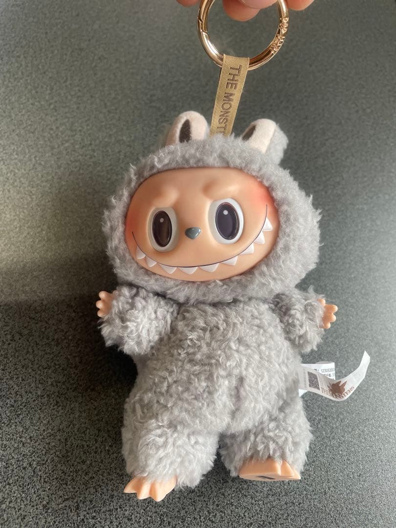 ラブブ　 ぬいぐるみキーホルダー