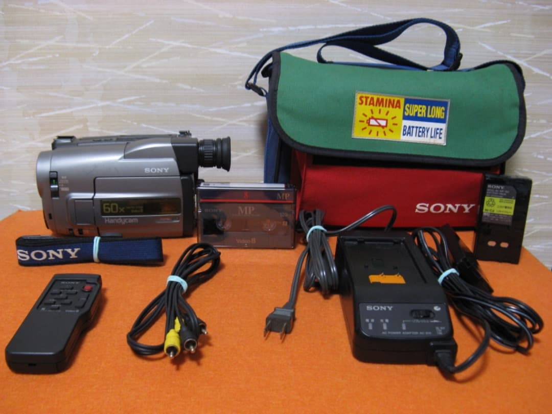 動作OK❗️☆SONYの液晶8ミリビデオカメラ・CCD-TRV513