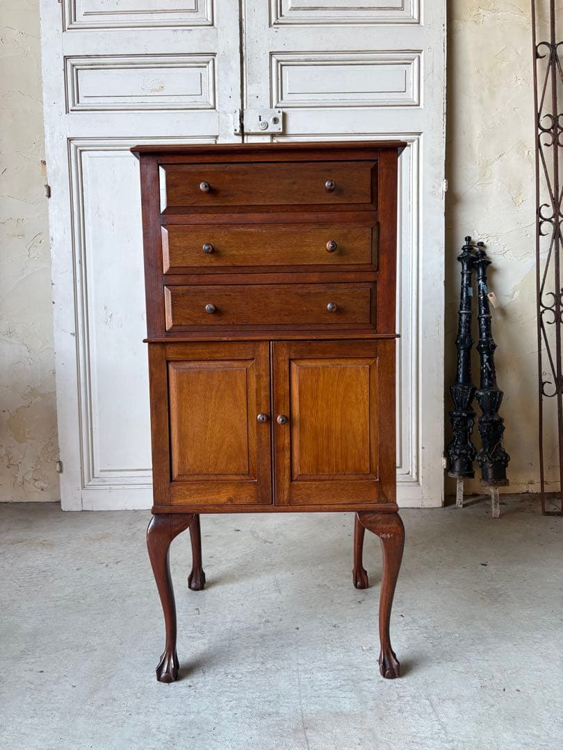 ミュージックキャビネット