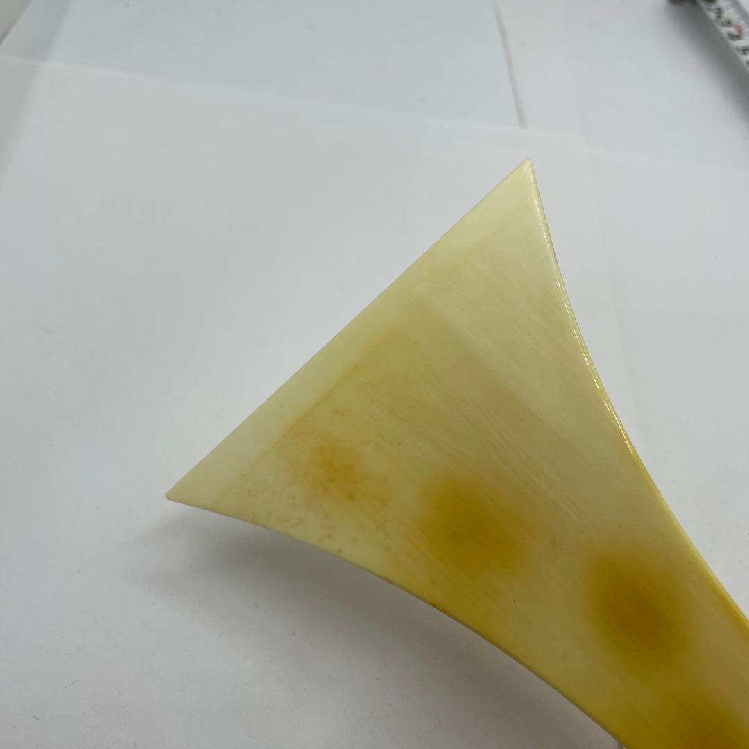 ヴィンテージ   天然素材　バチ　重さ約　113g  #387