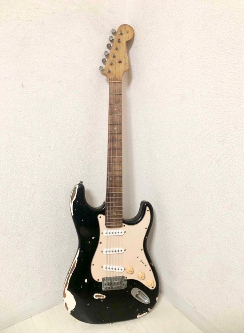 激シブ！レリック加工のヴィンテージ風ストラット￼タイプエレキギター　メーカー不明