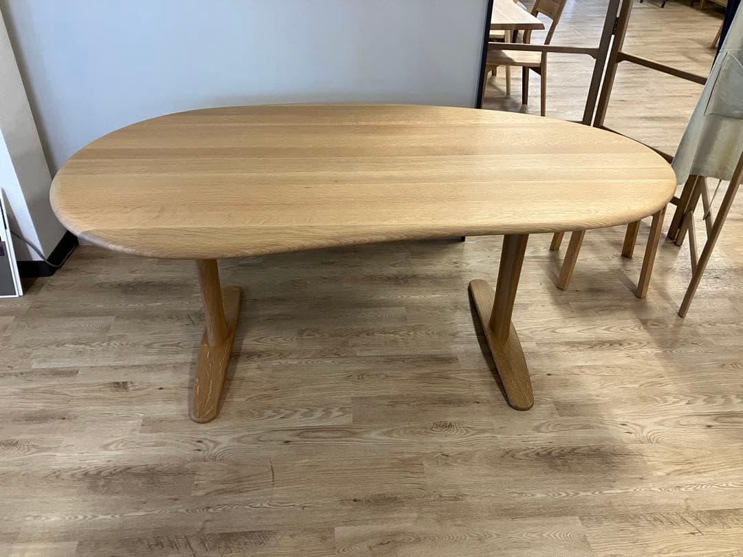 HIDA 侭豆型ホワイトオークダイニングテーブル　展示品
