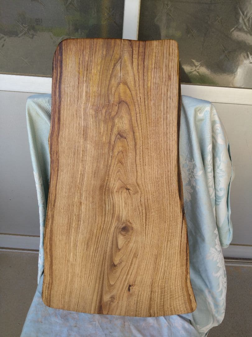 栗のベンチ用板　りゅう❕栗の耳付き天板厚さ約45㎜の迫力満点、木目が綺麗