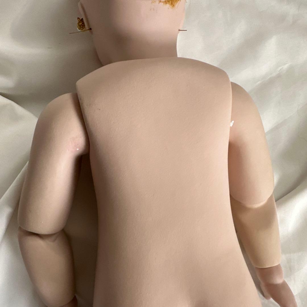 ビスクドール　ウィッグ付き　ドレス一式は付きません着用例