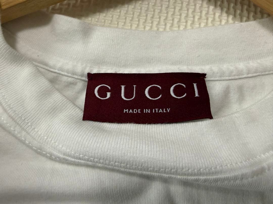 GUCCI ホワイト Tシャツ ロゴプリント