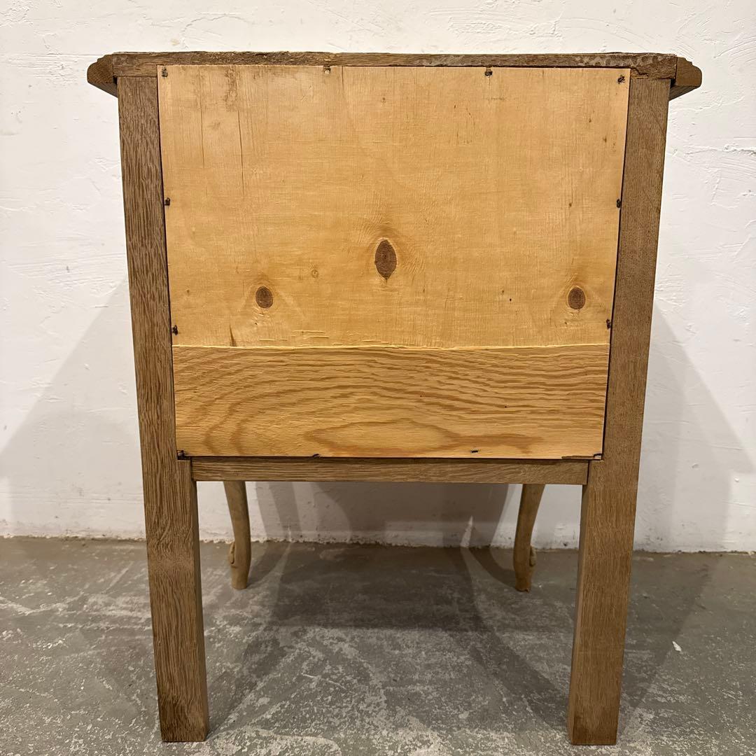 ビンテージ　木製サイドテーブル　猫脚　剥離　ベッドサイドテーブル