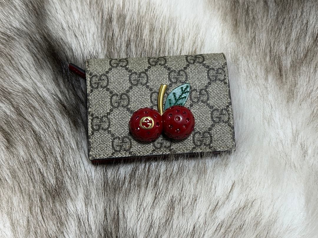 GUCCI チェリー二つ折り財布