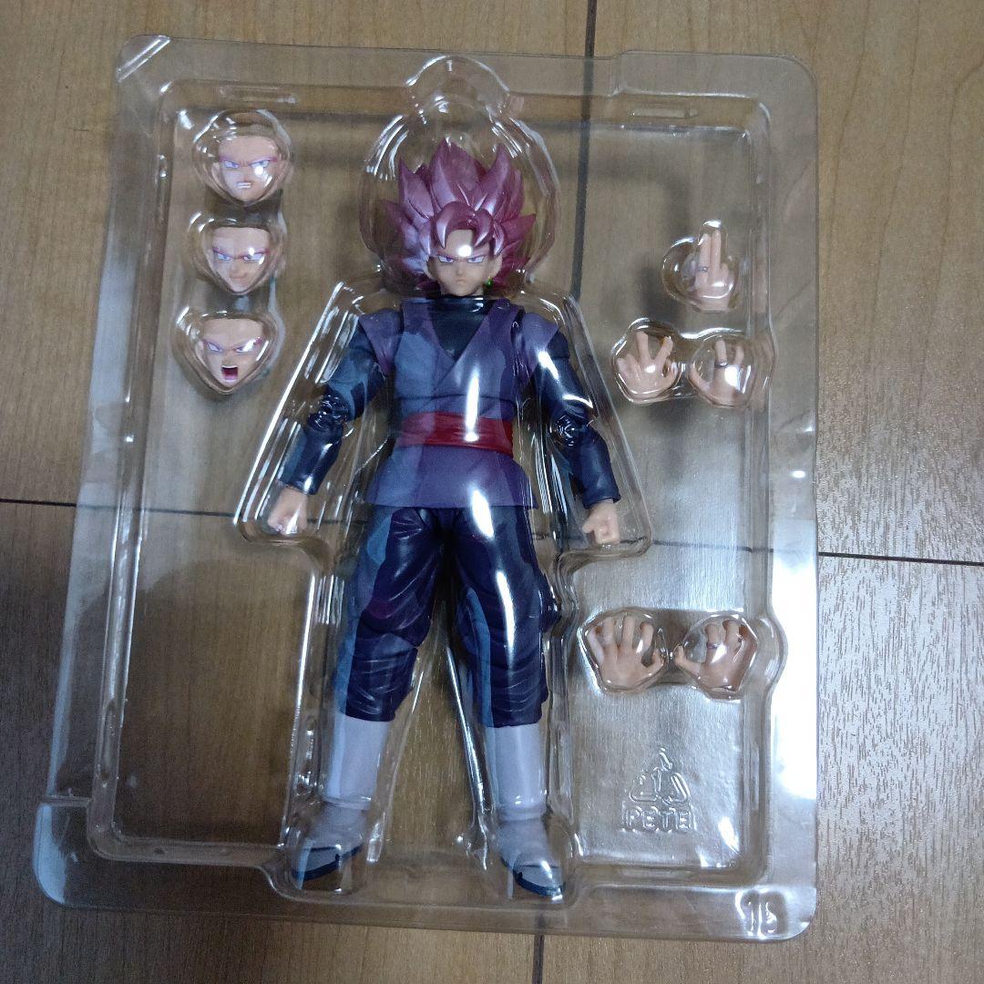 Shフィギュアゴクウブラック、スーパーサイヤ人ロゼ２体セット