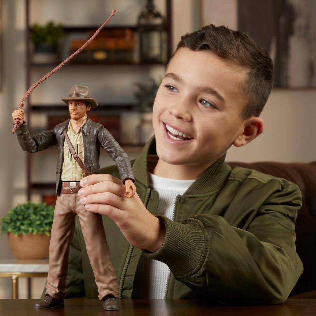 HASBRO／ウィップ・アクション・インディジョーンズ・アクション・フィギュア