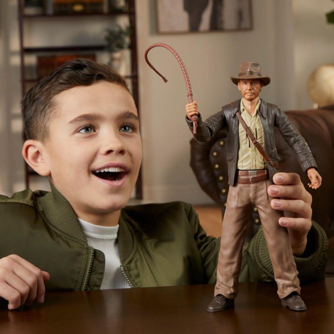 HASBRO／ウィップ・アクション・インディジョーンズ・アクション・フィギュア