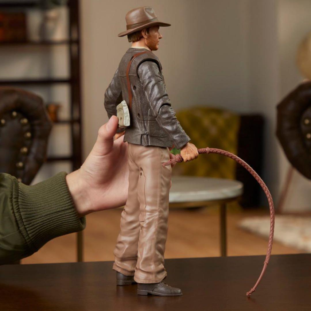 HASBRO／ウィップ・アクション・インディジョーンズ・アクション・フィギュア