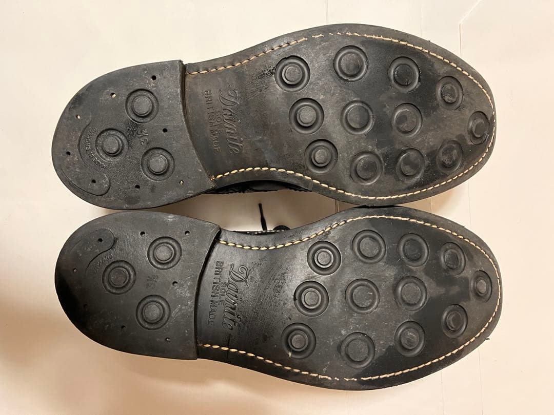 トリッカーズ　バートン　黒　8ハーフ