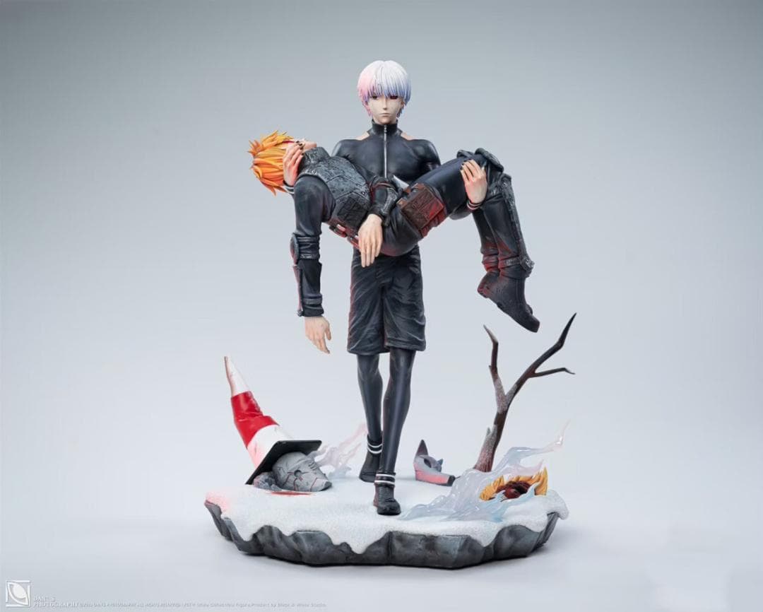 東京喰種 金木研が永近英良を抱く 1/6 樹脂 フィギュア