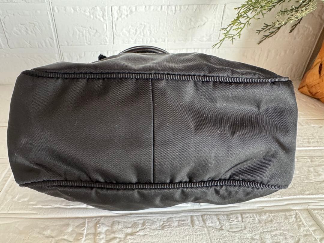 PRADA ビジュー付きハートモチーフ　ハンドバッグ　【美品】