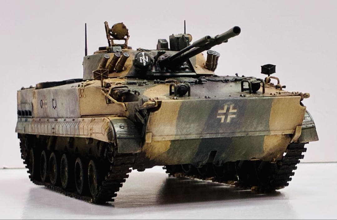 トランペッター　1/35 BMP-3 完成品　戦車　装甲車　模型　