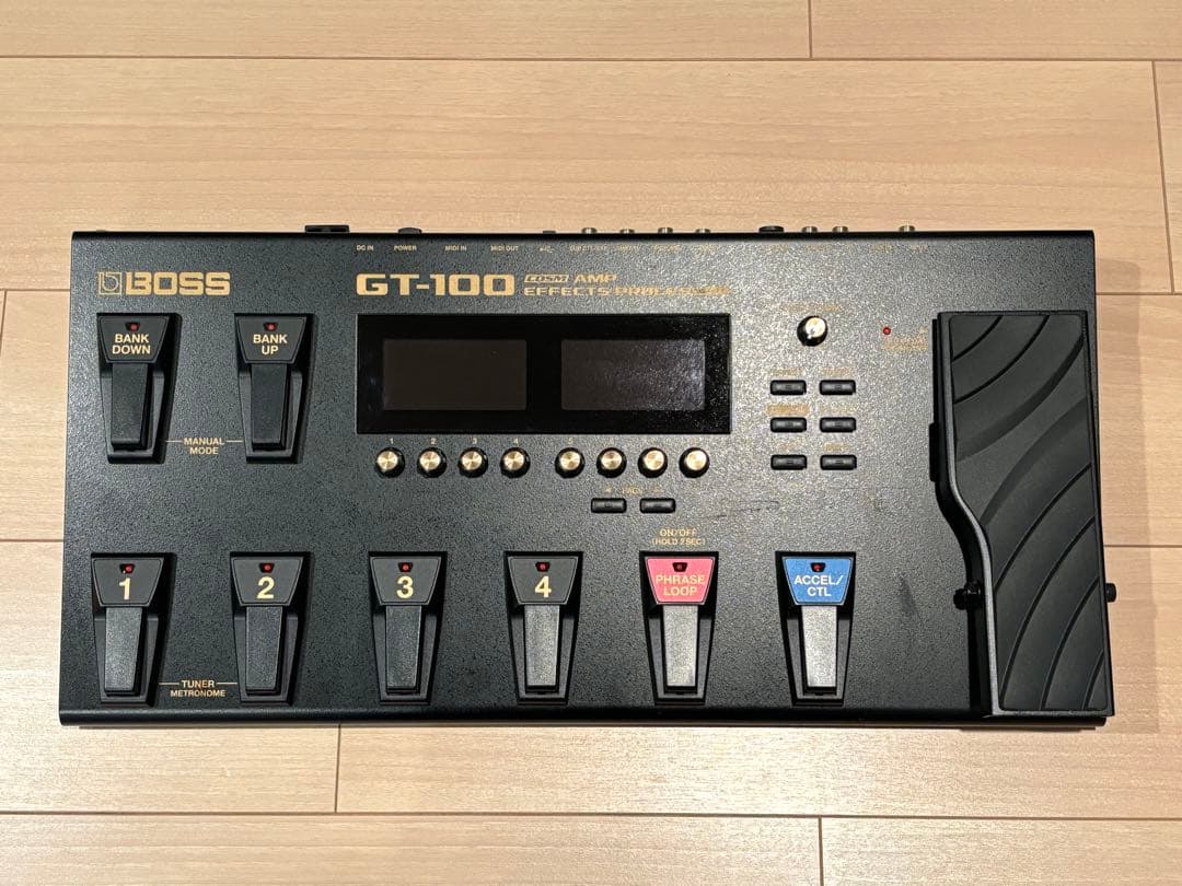 BOSS GT-100 ギターマルチエフェクター