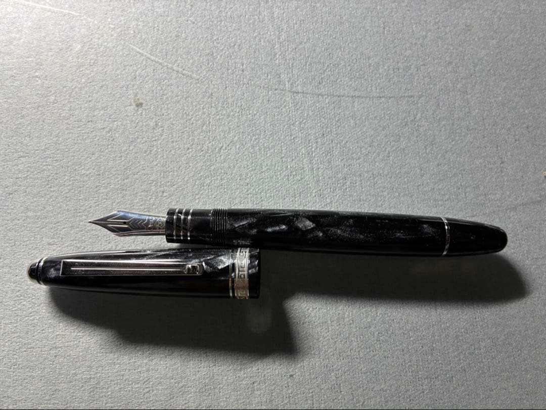 OMAS 万年筆 Arte Italiana/ペン先刻印18K 750 ￼