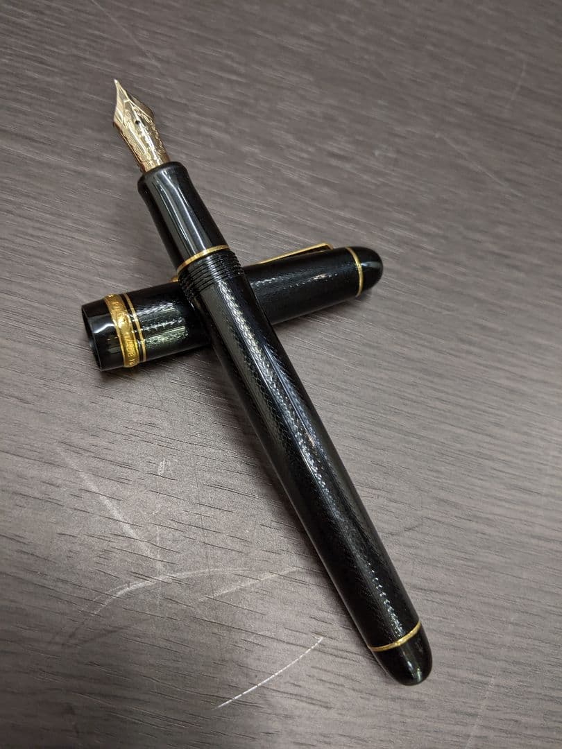 PILOT パイロット 万年筆 黒 ペン先　金 14ｋ