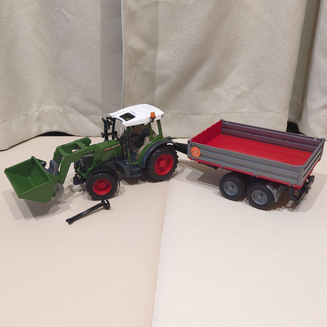 ブルーダー　トラクター　トレーラー　2台まとめ売り