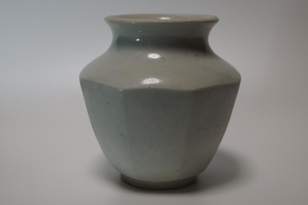 李朝 青白磁 ★ 面取り飾り壺 ★
