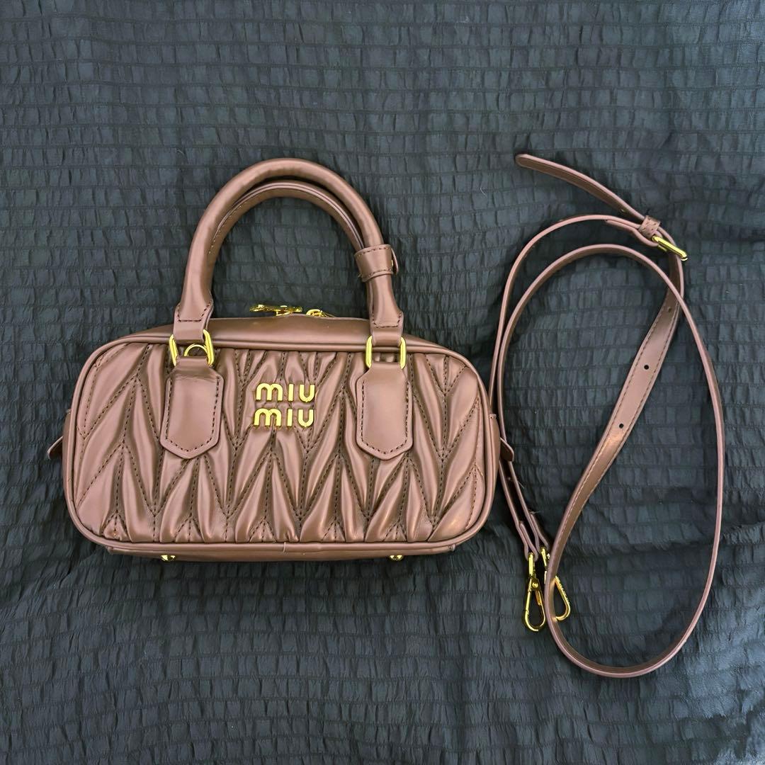 【朝まで値下げ中】MIUMIU アルカディ マテラッセ ブラウン