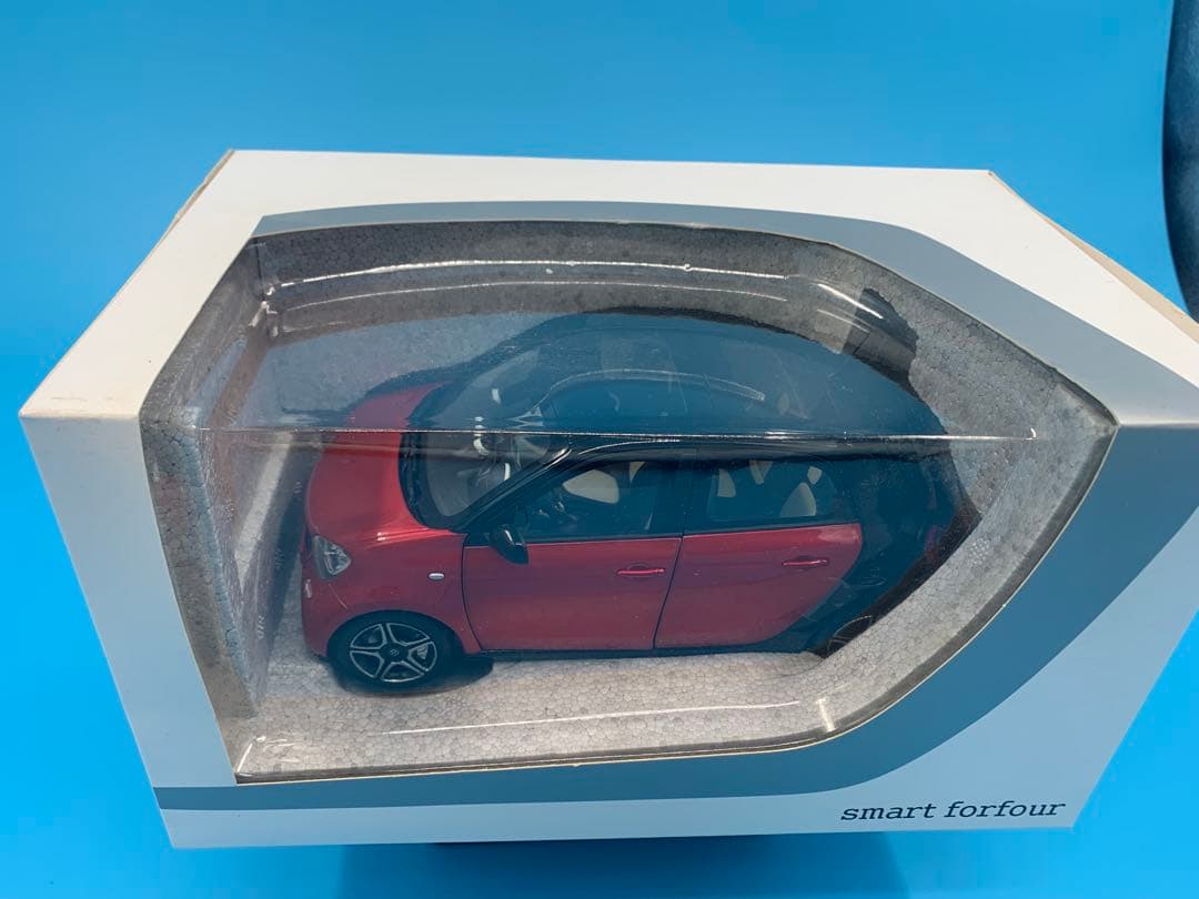 smart forfour ミニカー　1／18スケール