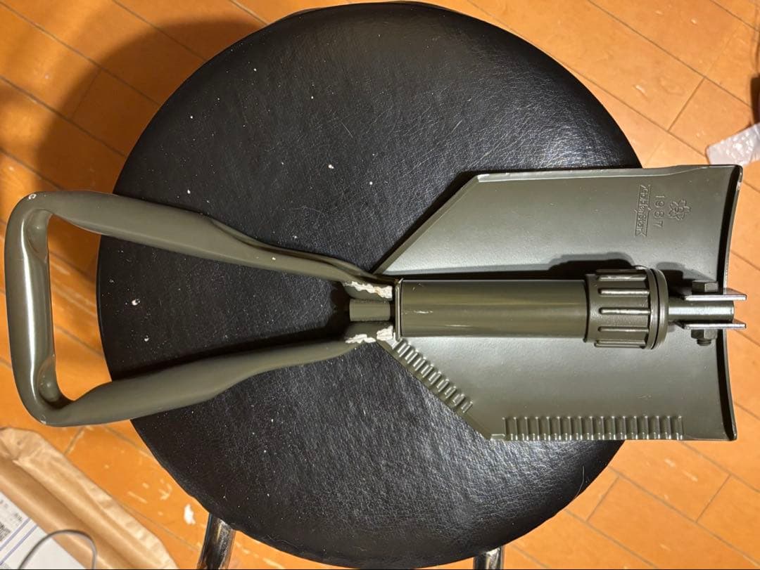 【美品】新品の官給品折りたたみシャベル2型&中古の袋とセット！ Qマーク付き！