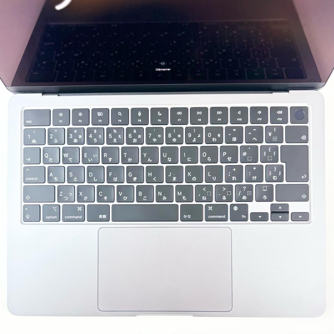 【極美品】MacBook Air M2 2022 13.6インチ A2681
