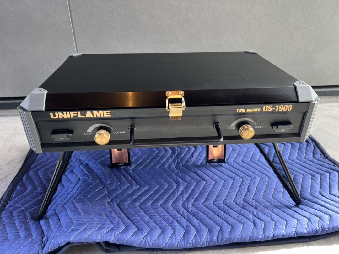【廃盤】UNIFLAME ツーバーナーコンロ US-1900 テーブル・収納付き