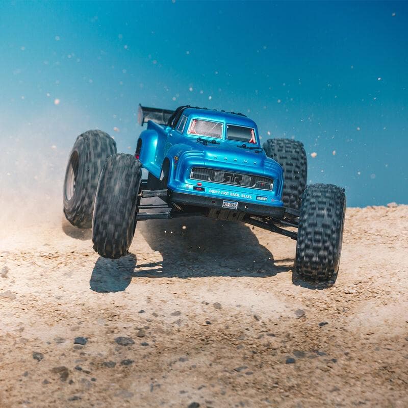 ARRMA 最新V5型 ノトーリアス1/8