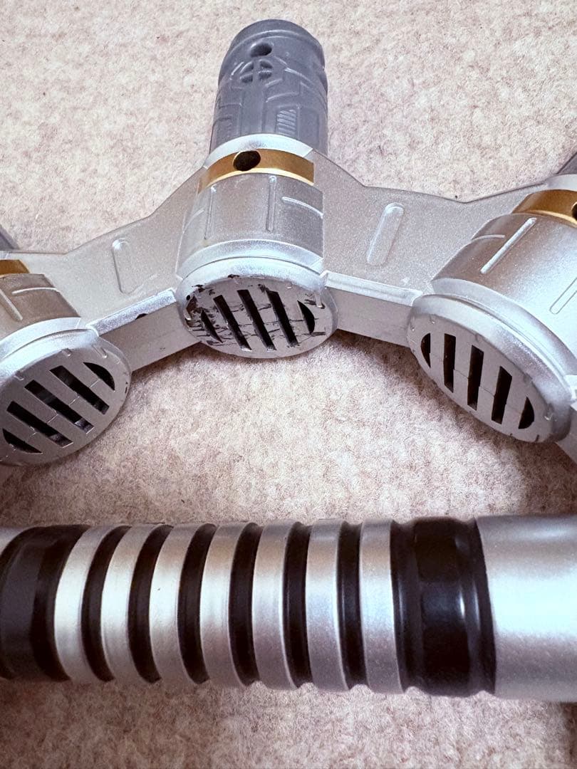 注目品！スターウォーズ ライトセーバーセットジェダイマスター 組み立て自由