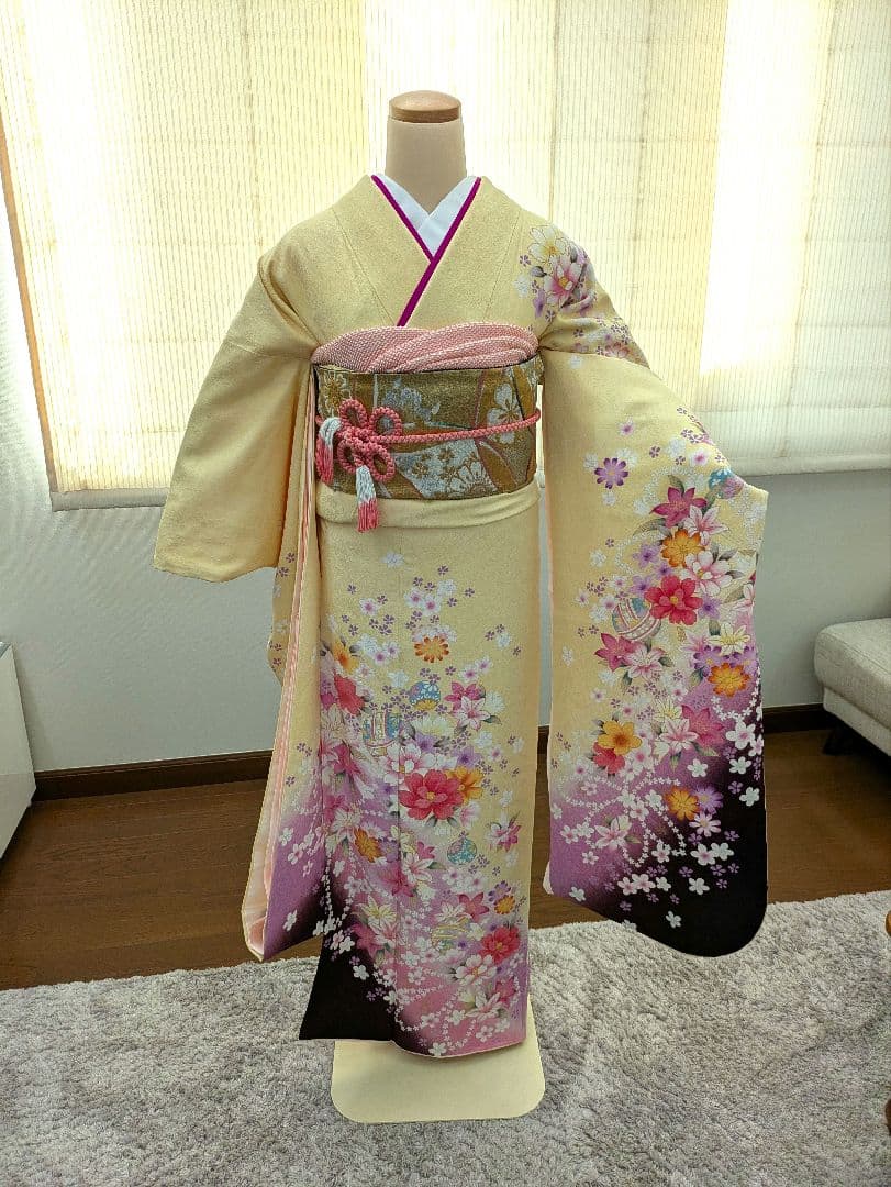 【値下げ】振袖 •長襦袢2点セット　 花柄 やさしい黄色　☆美品☆