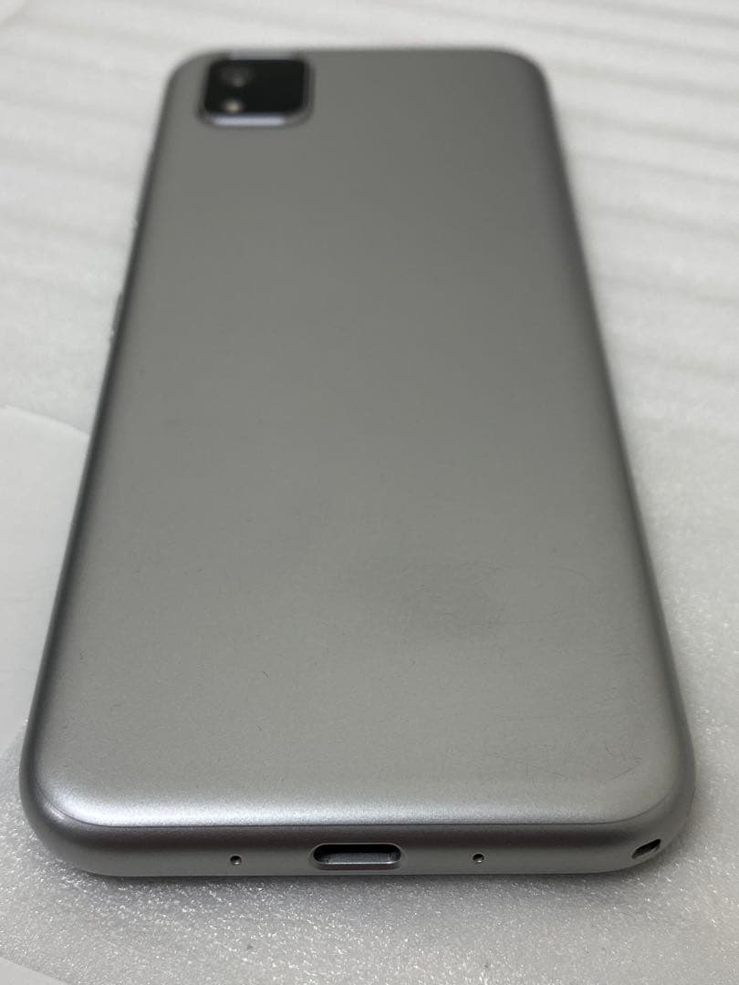 3-3030 京セラ製のスマートフォン「かんたんスマホ3 (A205KC)