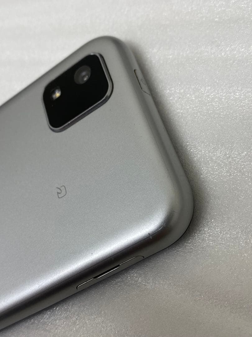 3-3030 京セラ製のスマートフォン「かんたんスマホ3 (A205KC)