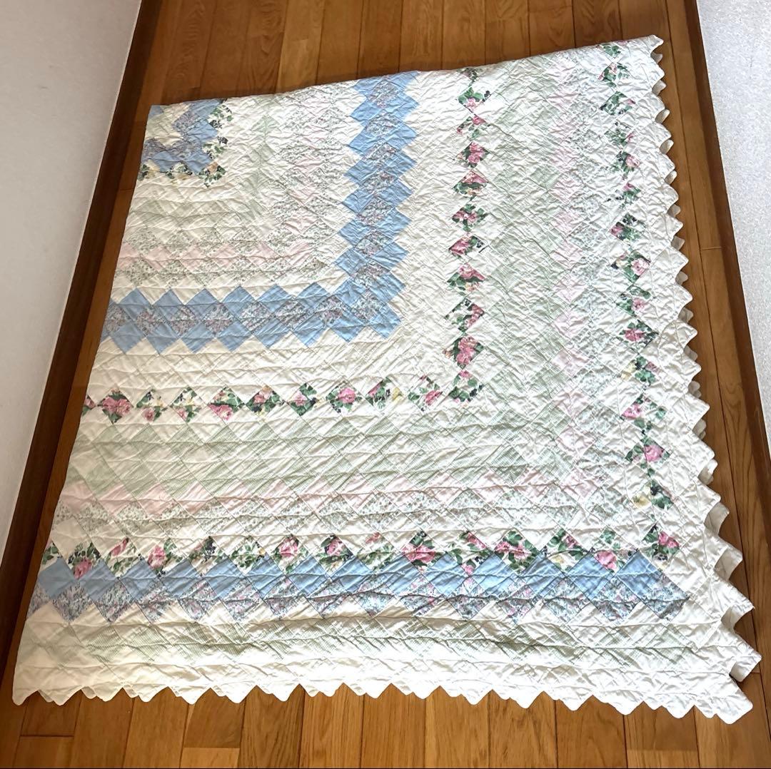 アメリカンアンティークキルト　ベッドカバー　ブロック繋ぎ