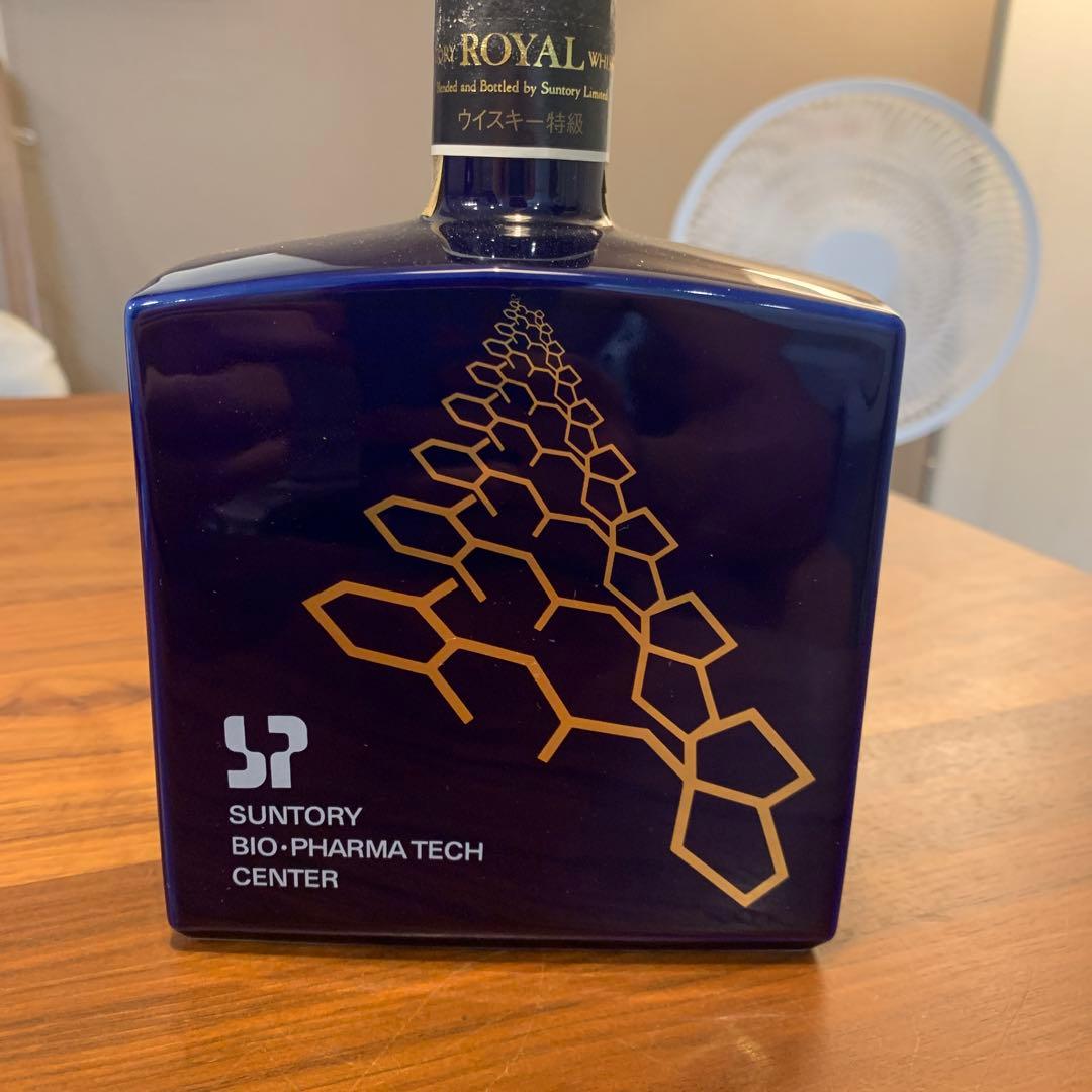 サントリーウイスキー　ローヤル　医療センター竣工記念ボトル　陶器　未開封