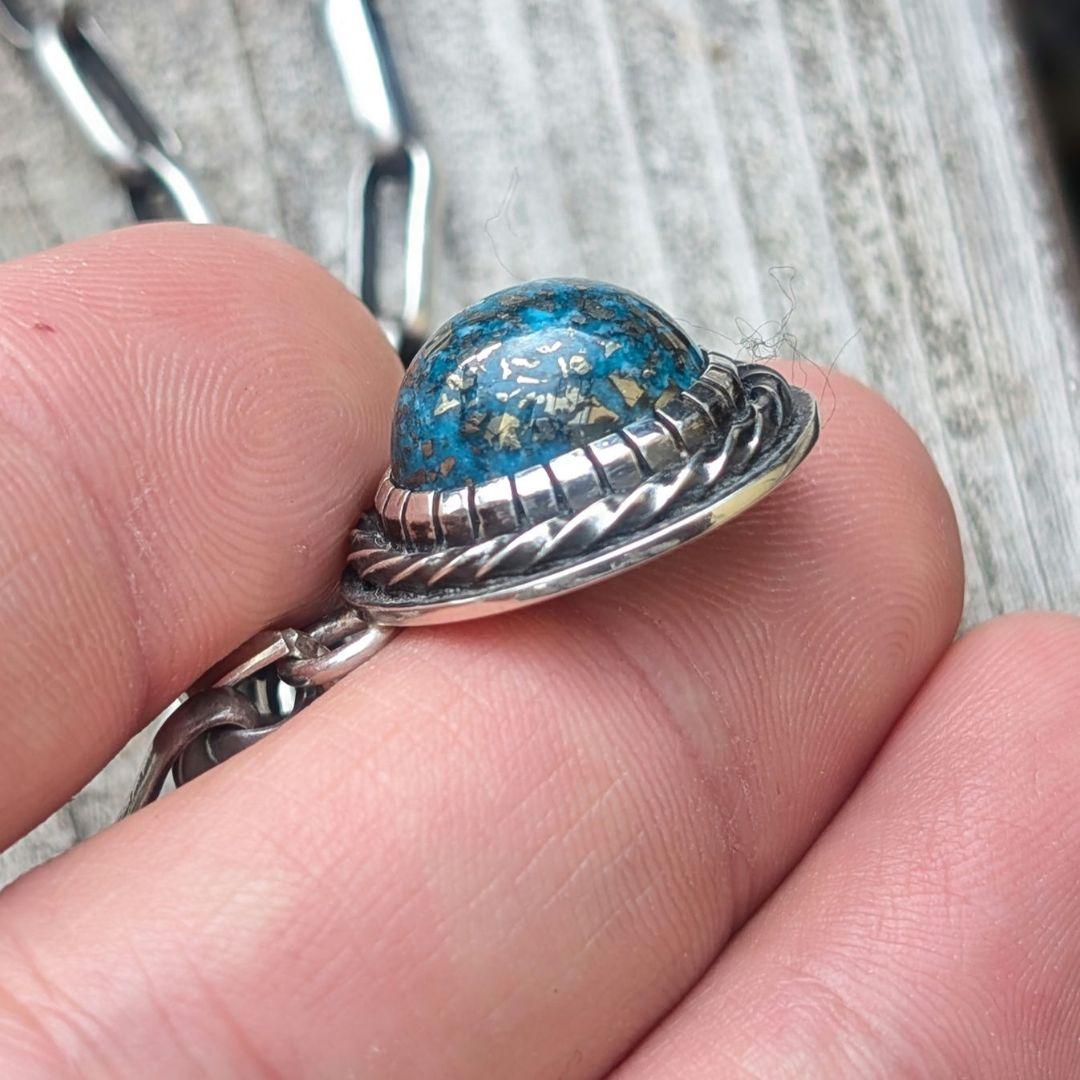 ハンドメイドのターコイズトップ　インディアンジュエリー風　　ネックレストップ