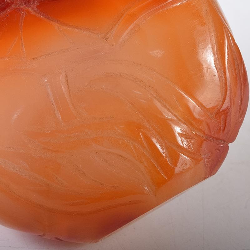 中国　玉石瑪瑙石彫刻　蓮葉金魚刻　鼻煙壷　小壷　時代箱付　M　R8754