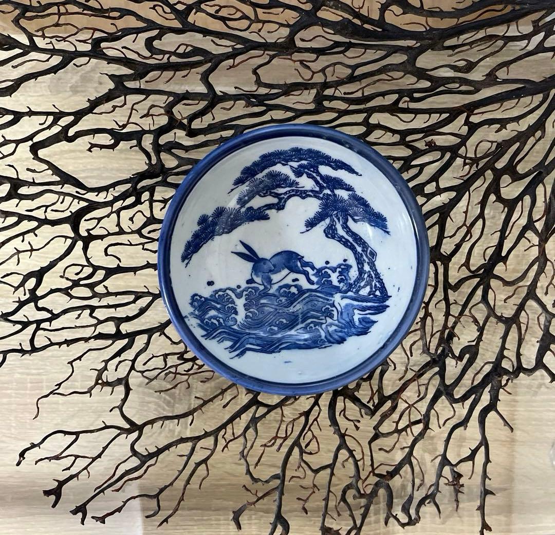 骨董　古伊万里　図変わり印判　動物　波乗り兎　老松　貝フチ　丸鉢　膾皿　１客