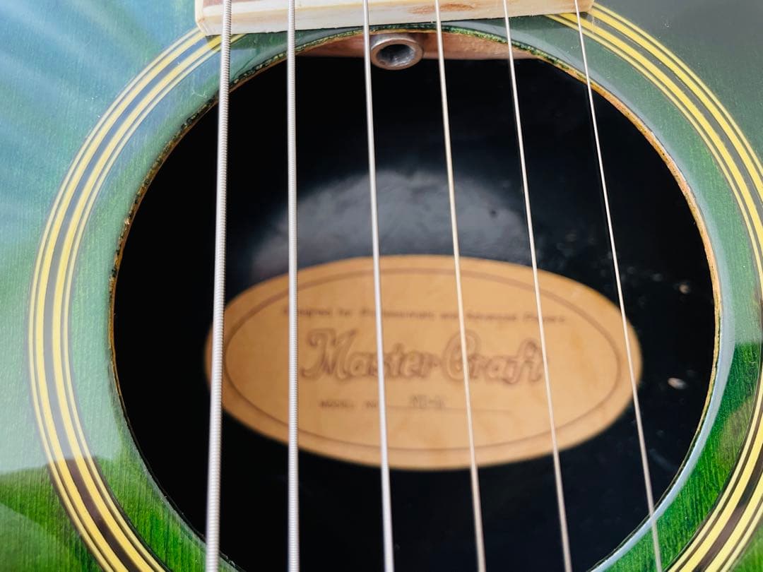 マスタークラフト　ミニエレアコギター