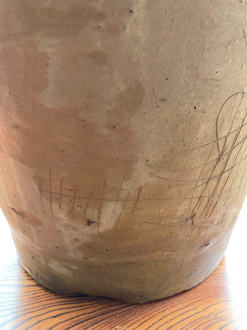 旧家蔵出し　かなり大きな壺　年代物